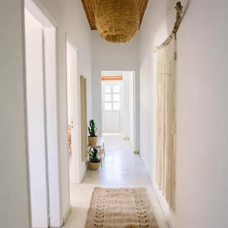 Casa Yasmina Katasztári